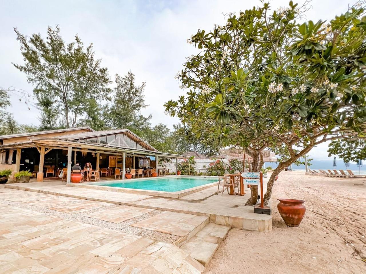 Bungalow Cafe Gili Beachfront Gili Meno Eksteriør billede